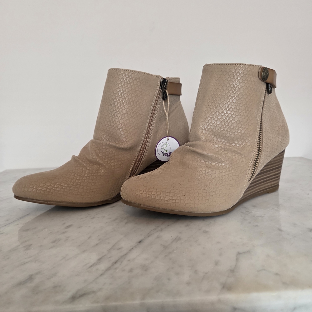 Blowfish Malibu Berkeley Tan Faux Snakeskin Wedge Boot